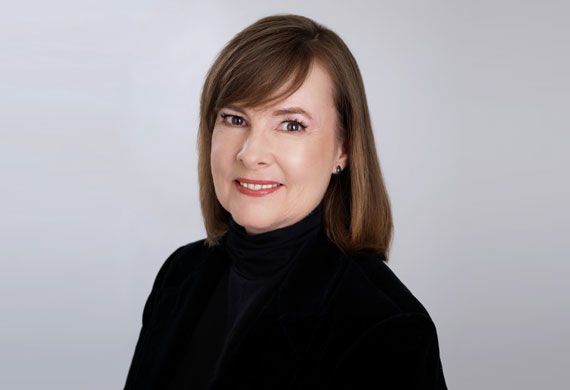 H Maura Lendon: A Versatile Legal Expert With Broad International Professional Experience